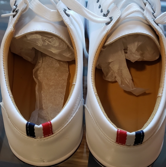 Sneakers - Picture 4 of 5